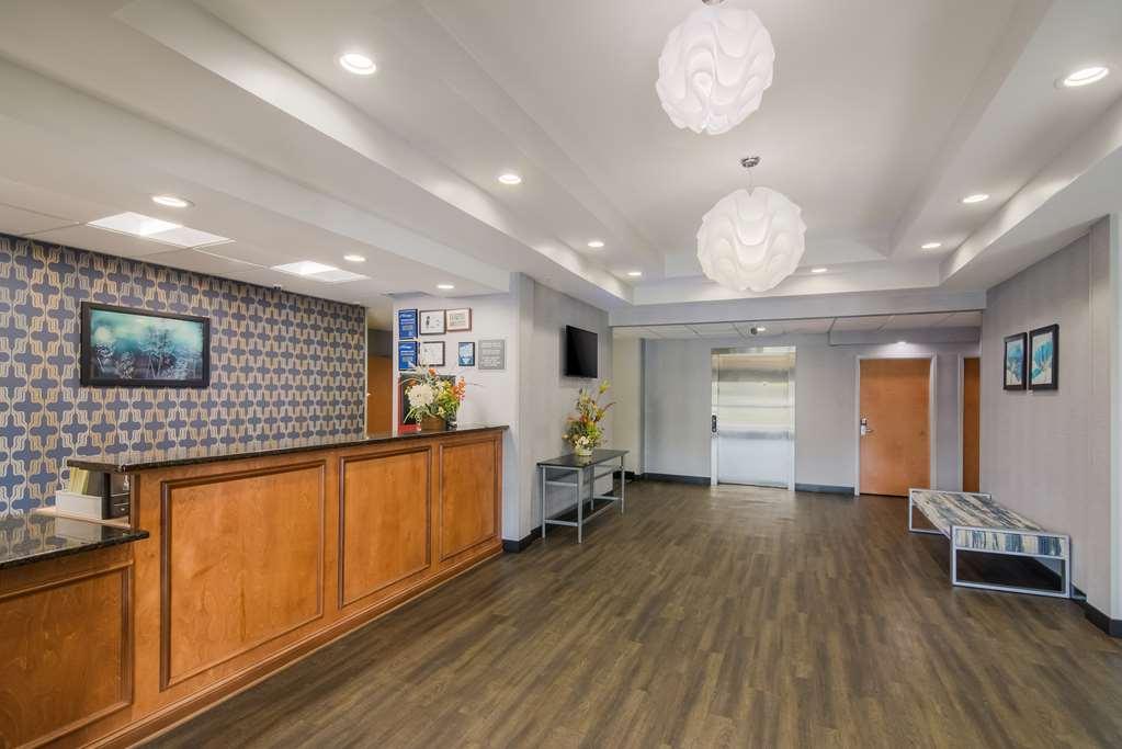 Best Western Smithfield Inn Интериор снимка
