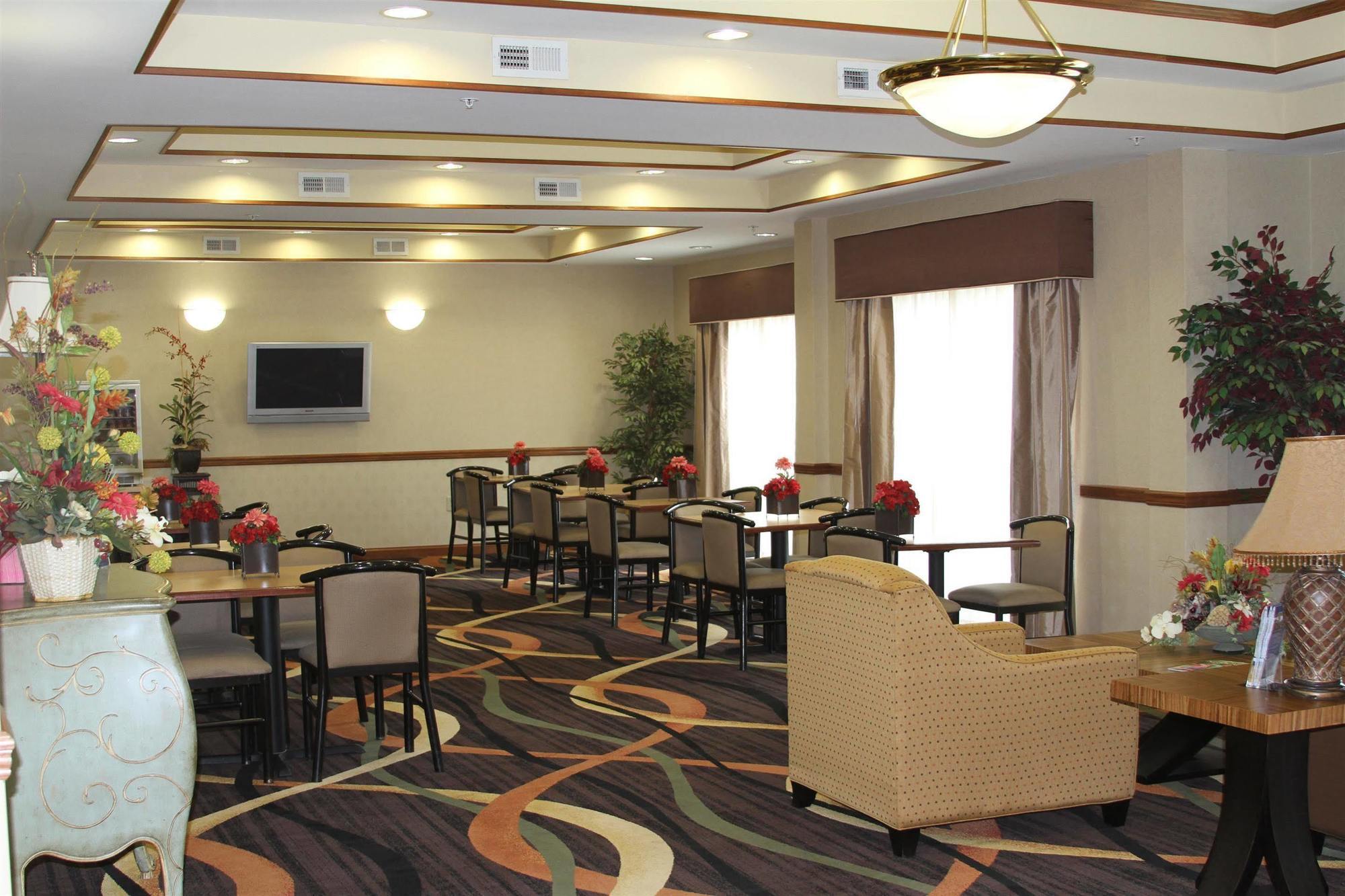 Best Western Smithfield Inn Ресторант снимка